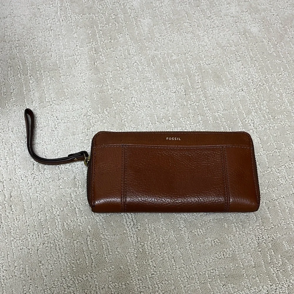 Fossil Brown Leather Wallet - Picture 1 of 6